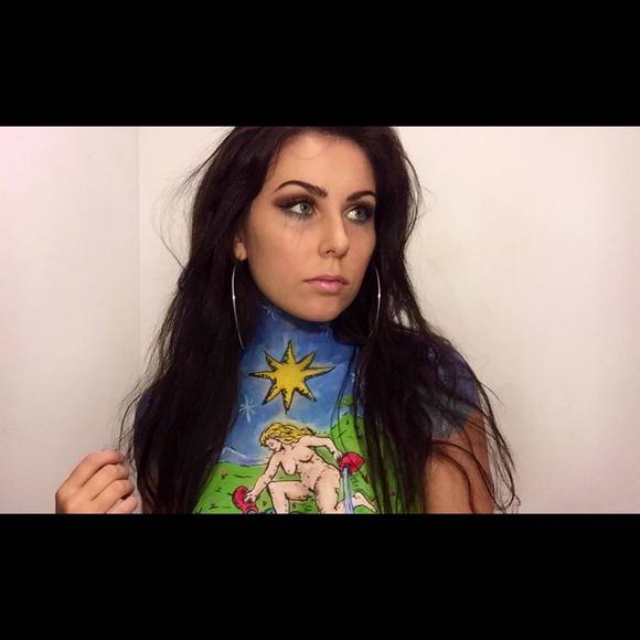 Meet your Posher, Hayley - Picture 1 of 1